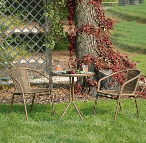 STÓŁ OKRĄGŁY z ramą brązową. Ekspozycja.